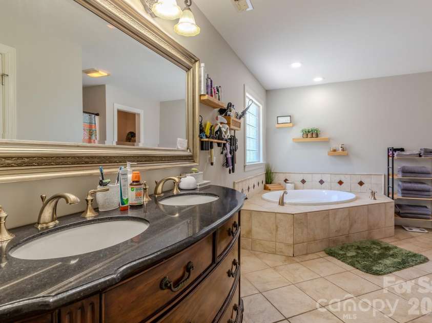 218 Kaitlyn Lane, Kings Mountain, NC 28086.  MLS# CAR4371077, YatesRealty ID 22167. 