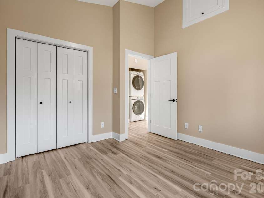 207 Hanover Street, Asheville, NC 28806.  MLS# CAR4369999, YatesRealty ID 22168. 