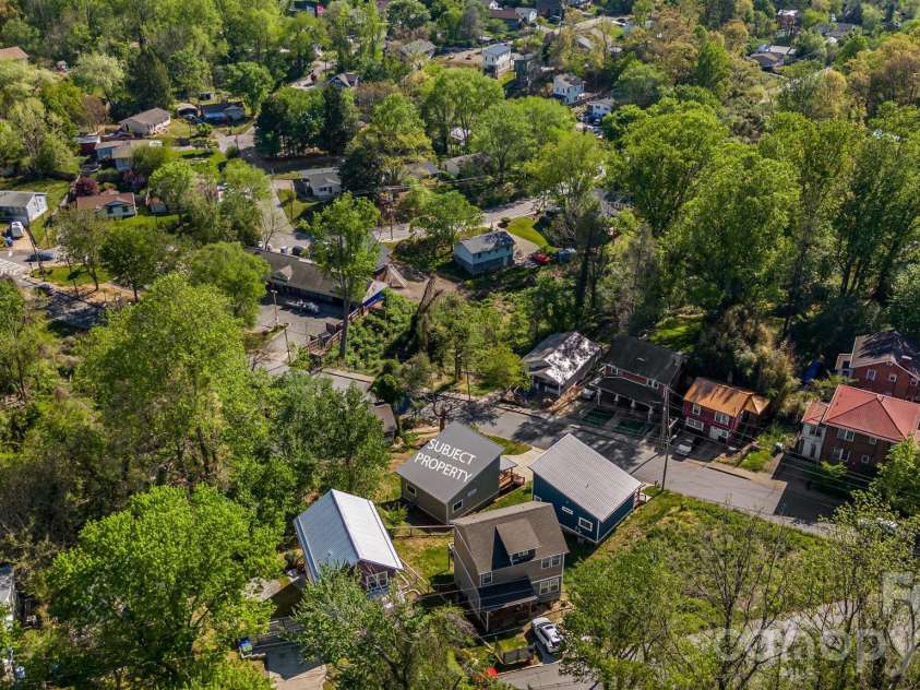 207 Hanover Street, Asheville, NC 28806.  MLS# CAR4369999, YatesRealty ID 22168. 