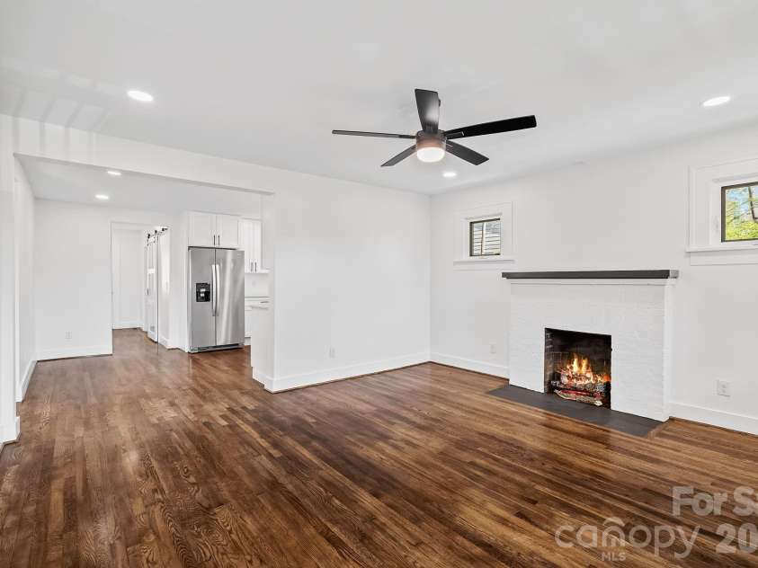 154 Laurel Loop, Asheville, NC 28806.  MLS# CAR4401401, YatesRealty ID 22169. 