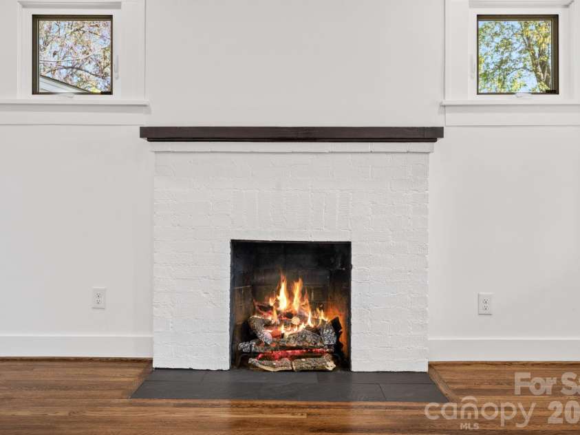 154 Laurel Loop, Asheville, NC 28806.  MLS# CAR4401401, YatesRealty ID 22169. 
