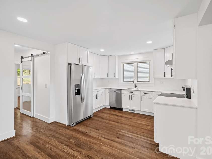 154 Laurel Loop, Asheville, NC 28806.  MLS# CAR4401401, YatesRealty ID 22169. 