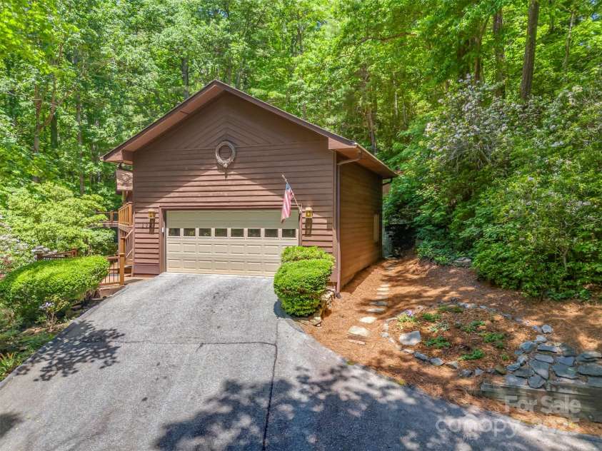 172 Overlook Drive, Flat Rock, NC 28731.  MLS# CAR4224391, YatesRealty ID 2217. Garage entrance