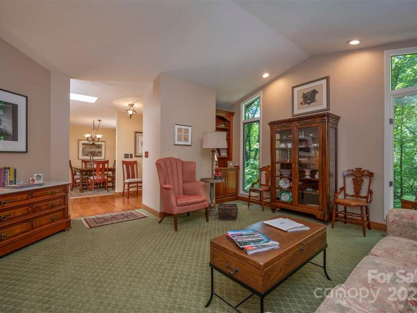 172 Overlook Drive, Flat Rock, NC 28731.  MLS# CAR4224391, YatesRealty ID 2217. Living Room