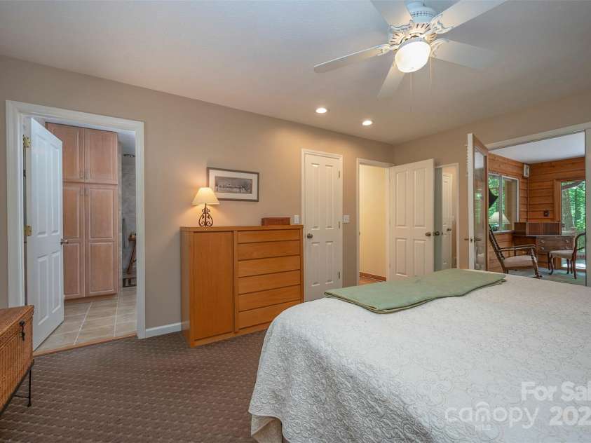 172 Overlook Drive, Flat Rock, NC 28731.  MLS# CAR4224391, YatesRealty ID 2217. Primary bedroom