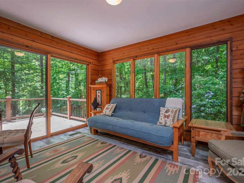 172 Overlook Drive, Flat Rock, NC 28731.  MLS# CAR4224391, YatesRealty ID 2217. Sunroom