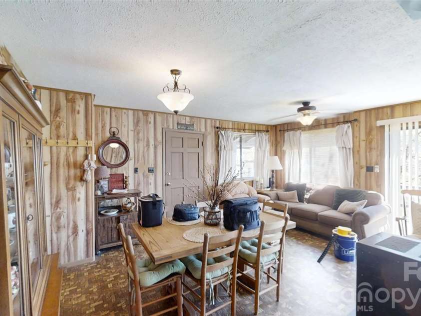321 Doris Lisa View Drive, Hendersonville, NC 28792.  MLS# CAR4368931, YatesRealty ID 22170. 