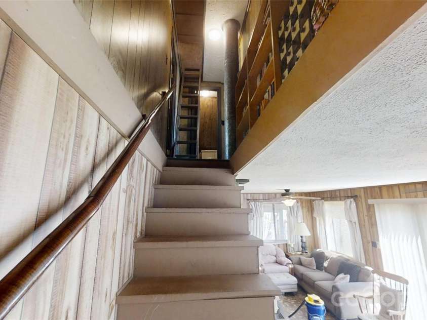 321 Doris Lisa View Drive, Hendersonville, NC 28792.  MLS# CAR4368931, YatesRealty ID 22170. 
