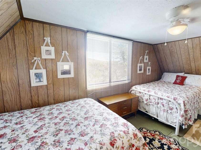 321 Doris Lisa View Drive, Hendersonville, NC 28792.  MLS# CAR4368931, YatesRealty ID 22170. 