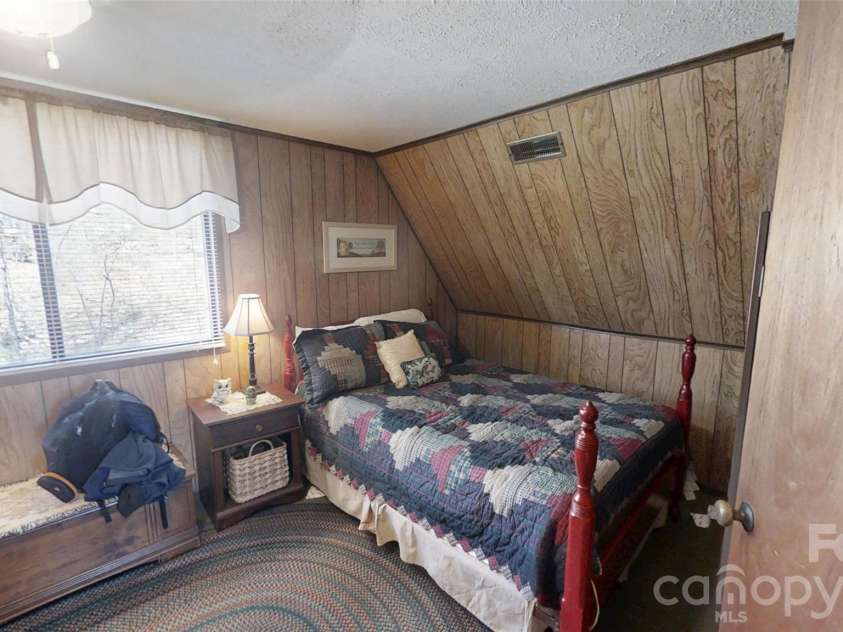 321 Doris Lisa View Drive, Hendersonville, NC 28792.  MLS# CAR4368931, YatesRealty ID 22170. 