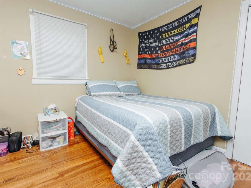 98 Long Street, Marion, NC 28752.  MLS# CAR4269127, YatesRealty ID 22170. 