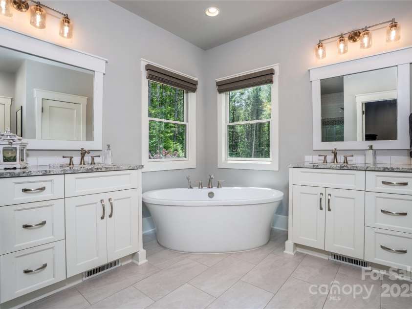 1003 Glory Drive, Morganton, NC 28655.  MLS# CAR4264469, YatesRealty ID 22171. Primary Bathroom