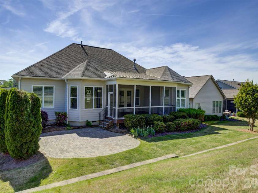 14924 High Bluff Court, Charlotte, NC 28278.  MLS# CAR4361881, YatesRealty ID 22171. 