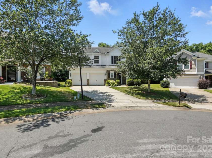 15508 Normans Landing Drive, Charlotte, NC 28273.  MLS# CAR4273570, YatesRealty ID 22172. 