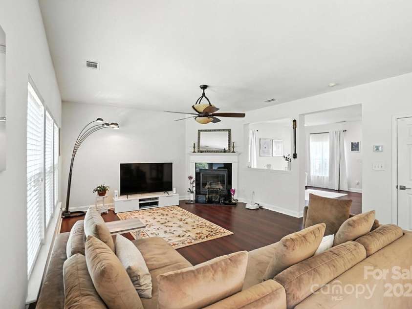 15508 Normans Landing Drive, Charlotte, NC 28273.  MLS# CAR4273570, YatesRealty ID 22172. 