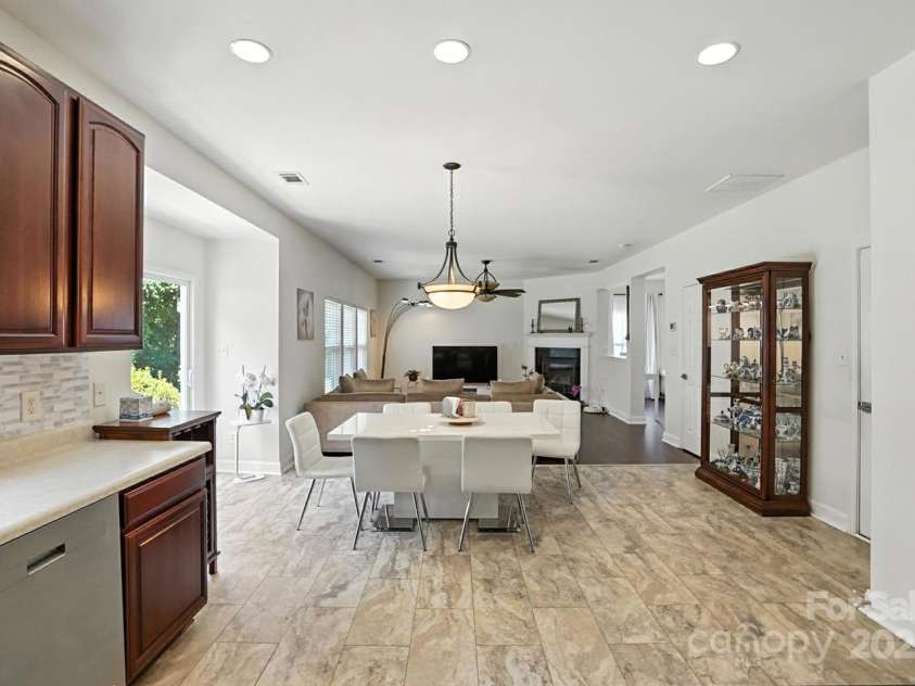 15508 Normans Landing Drive, Charlotte, NC 28273.  MLS# CAR4273570, YatesRealty ID 22172. 