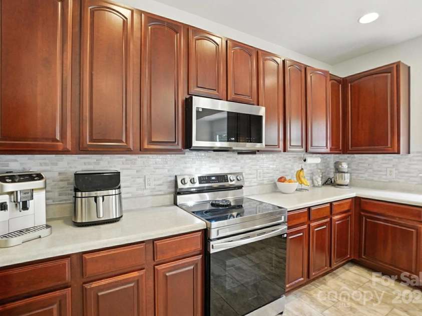 15508 Normans Landing Drive, Charlotte, NC 28273.  MLS# CAR4273570, YatesRealty ID 22172. 