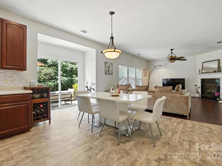 15508 Normans Landing Drive, Charlotte, NC 28273.  MLS# CAR4273570, YatesRealty ID 22172. 