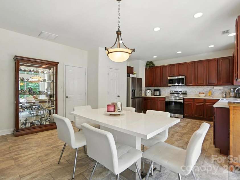 15508 Normans Landing Drive, Charlotte, NC 28273.  MLS# CAR4273570, YatesRealty ID 22172. 