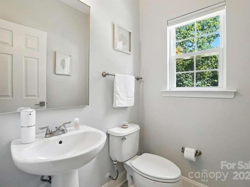 15508 Normans Landing Drive, Charlotte, NC 28273.  MLS# CAR4273570, YatesRealty ID 22172. 