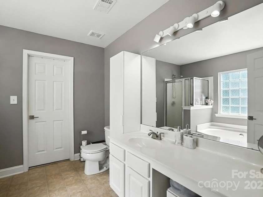 15508 Normans Landing Drive, Charlotte, NC 28273.  MLS# CAR4273570, YatesRealty ID 22172. 