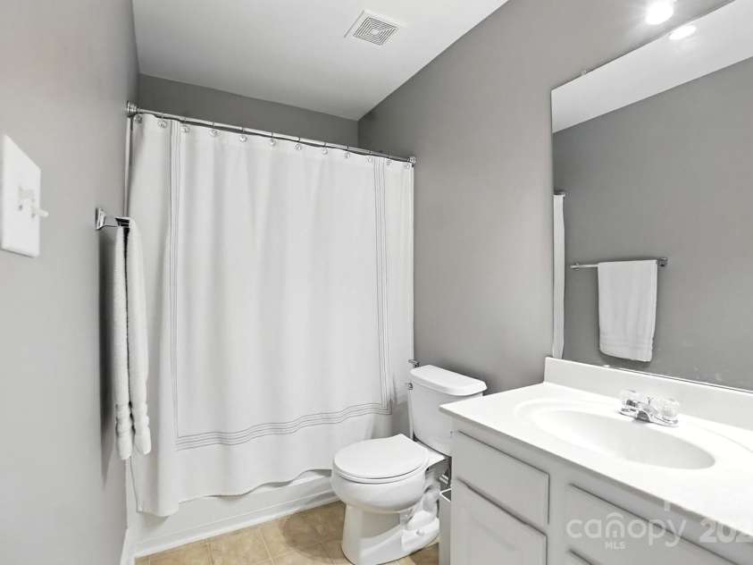 15508 Normans Landing Drive, Charlotte, NC 28273.  MLS# CAR4273570, YatesRealty ID 22172. 
