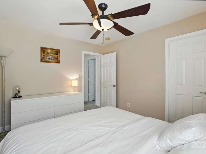 15508 Normans Landing Drive, Charlotte, NC 28273.  MLS# CAR4273570, YatesRealty ID 22172. 