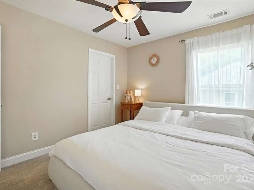 15508 Normans Landing Drive, Charlotte, NC 28273.  MLS# CAR4273570, YatesRealty ID 22172. 
