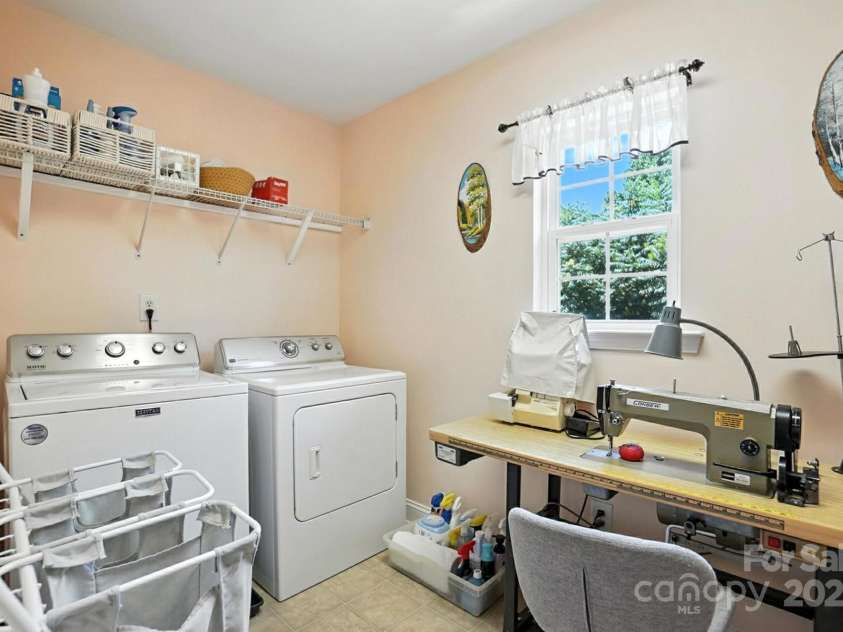 15508 Normans Landing Drive, Charlotte, NC 28273.  MLS# CAR4273570, YatesRealty ID 22172. 