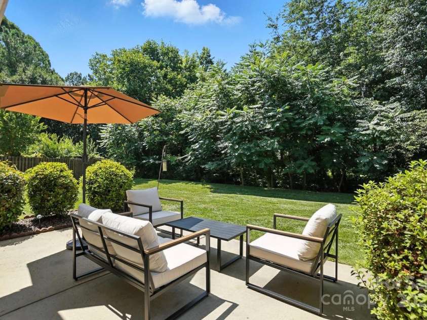 15508 Normans Landing Drive, Charlotte, NC 28273.  MLS# CAR4273570, YatesRealty ID 22172. 