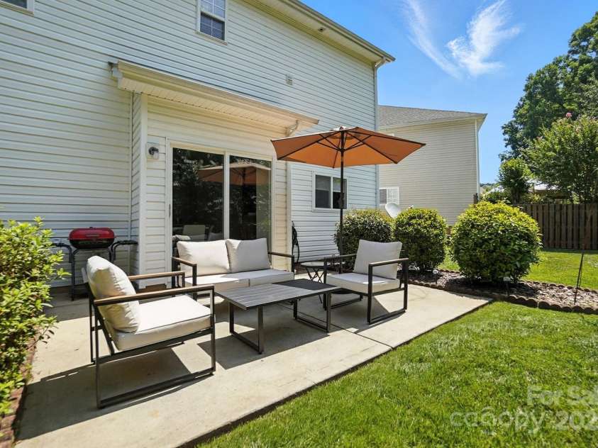 15508 Normans Landing Drive, Charlotte, NC 28273.  MLS# CAR4273570, YatesRealty ID 22172. 