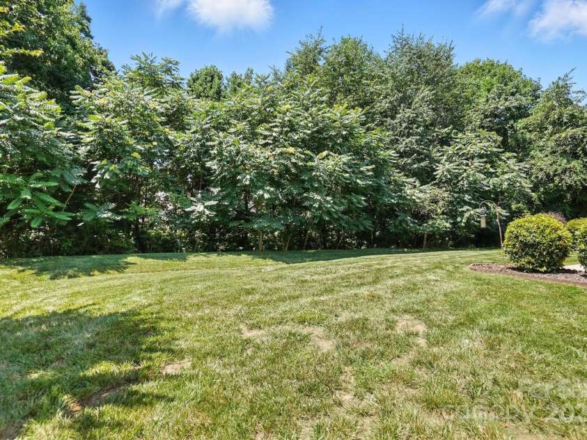 15508 Normans Landing Drive, Charlotte, NC 28273.  MLS# CAR4273570, YatesRealty ID 22172. 