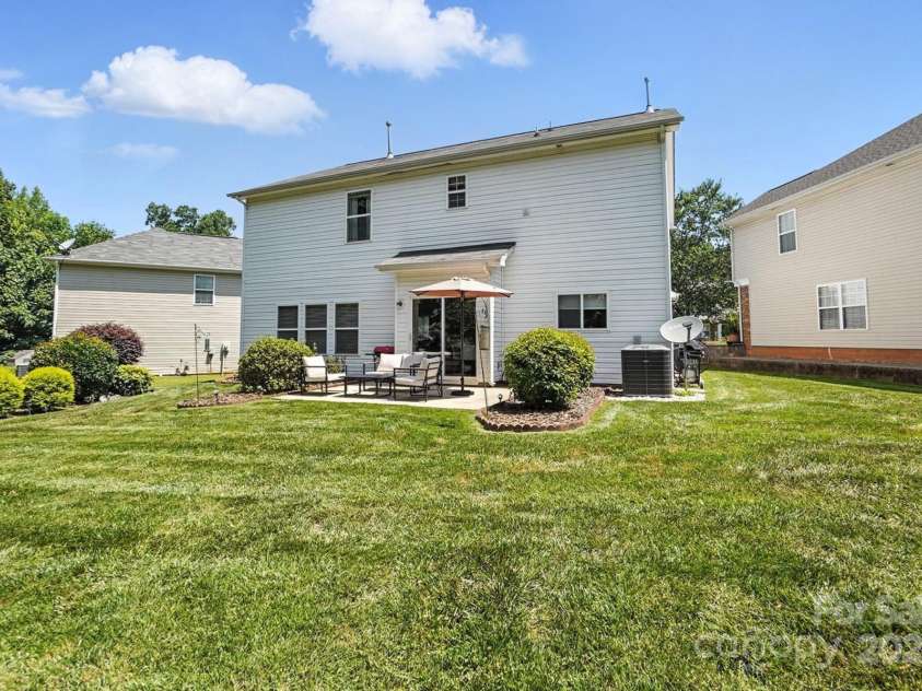 15508 Normans Landing Drive, Charlotte, NC 28273.  MLS# CAR4273570, YatesRealty ID 22172. 