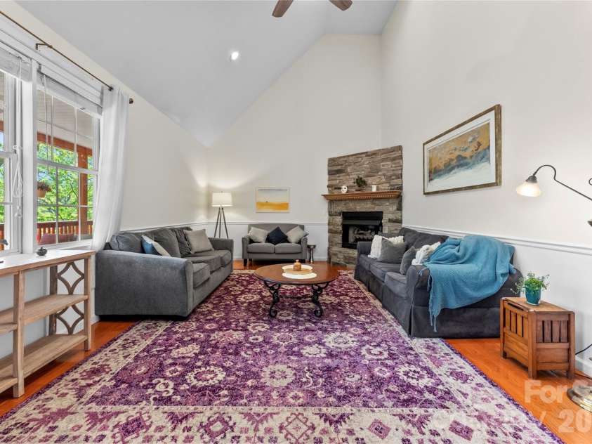 64 Wyoming Road, Asheville, NC 28803.  MLS# CAR4398091, YatesRealty ID 22172. 