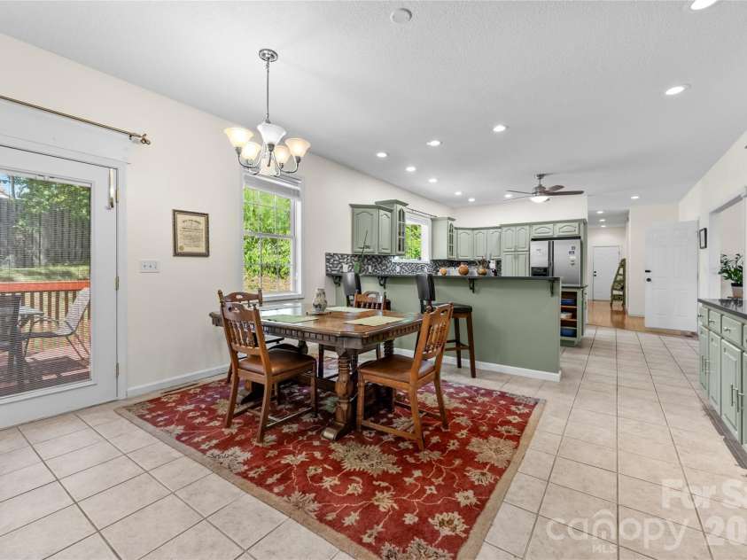 64 Wyoming Road, Asheville, NC 28803.  MLS# CAR4398091, YatesRealty ID 22172. 