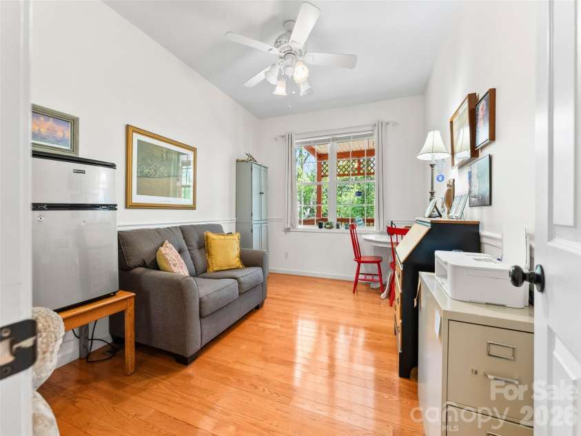 64 Wyoming Road, Asheville, NC 28803.  MLS# CAR4398091, YatesRealty ID 22172. 