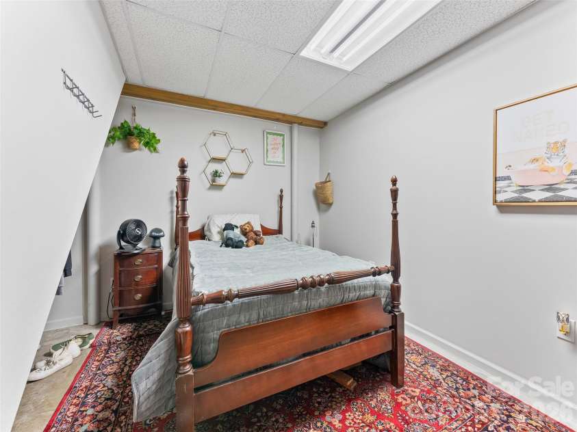 64 Wyoming Road, Asheville, NC 28803.  MLS# CAR4398091, YatesRealty ID 22172. 
