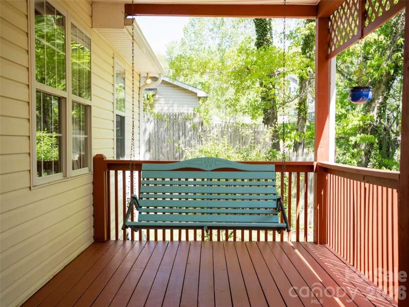 64 Wyoming Road, Asheville, NC 28803.  MLS# CAR4398091, YatesRealty ID 22172. 