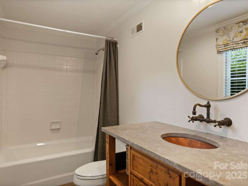 2324 Kingsmill Terrace, Charlotte, NC 28270.  MLS# CAR4272407, YatesRealty ID 22173. 