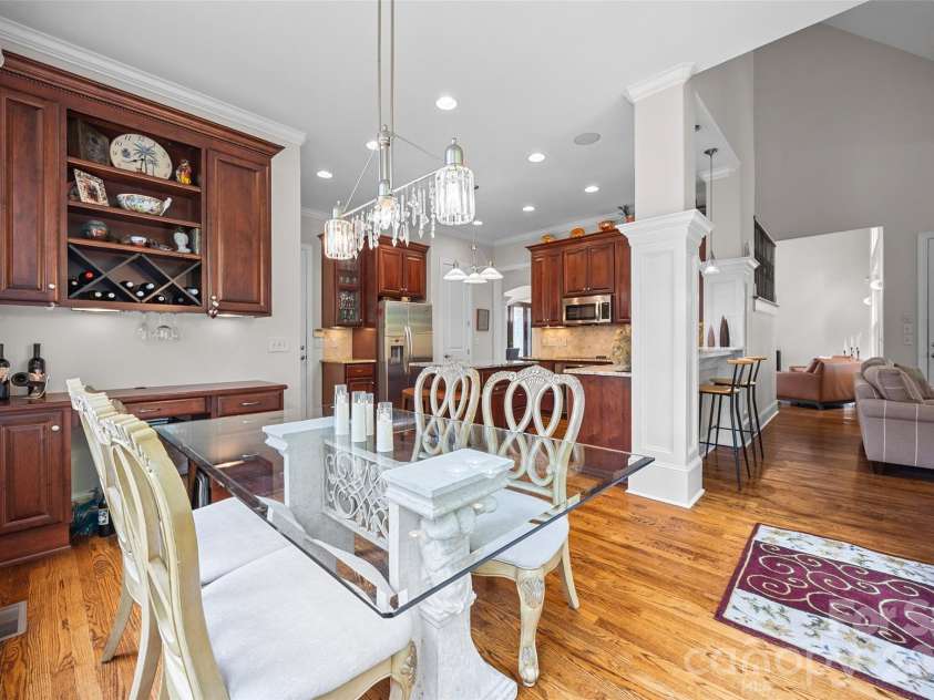 5826 Natoma Road, Clover, SC 29710.  MLS# CAR4372920, YatesRealty ID 22174. Custom wine bar in the breakfast area