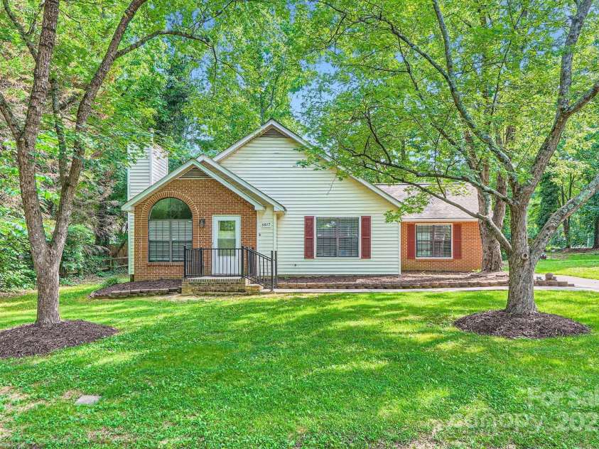 5817 Rocky Mount Court, Charlotte, NC 28214.  MLS# CAR4270312, YatesRealty ID 22175. 