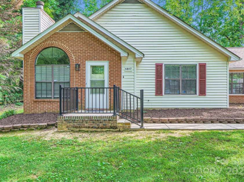 5817 Rocky Mount Court, Charlotte, NC 28214.  MLS# CAR4270312, YatesRealty ID 22175. 