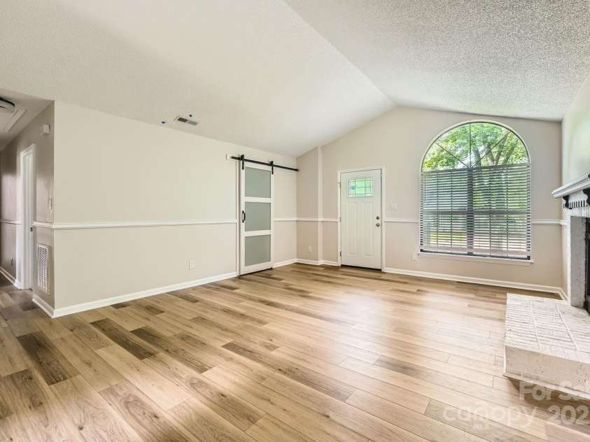 5817 Rocky Mount Court, Charlotte, NC 28214.  MLS# CAR4270312, YatesRealty ID 22175. 