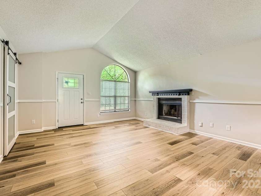 5817 Rocky Mount Court, Charlotte, NC 28214.  MLS# CAR4270312, YatesRealty ID 22175. 