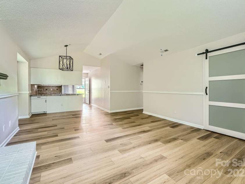 5817 Rocky Mount Court, Charlotte, NC 28214.  MLS# CAR4270312, YatesRealty ID 22175. 