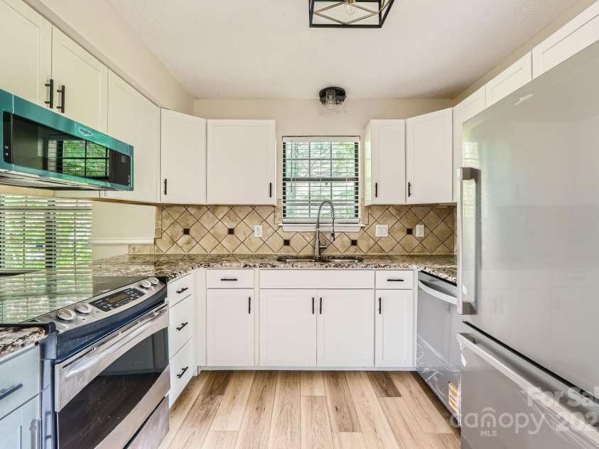 5817 Rocky Mount Court, Charlotte, NC 28214.  MLS# CAR4270312, YatesRealty ID 22175. 