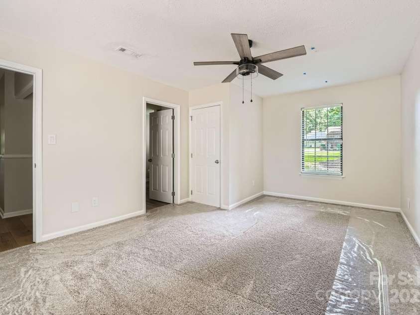 5817 Rocky Mount Court, Charlotte, NC 28214.  MLS# CAR4270312, YatesRealty ID 22175. 