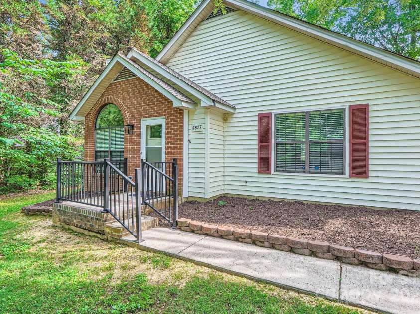 5817 Rocky Mount Court, Charlotte, NC 28214.  MLS# CAR4270312, YatesRealty ID 22175. 
