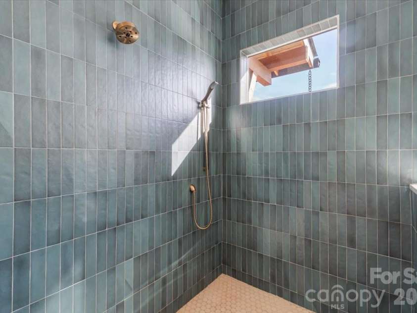 984 Eagle Lake Drive, Brevard, NC 28712.  MLS# CAR4374316, YatesRealty ID 22175. 