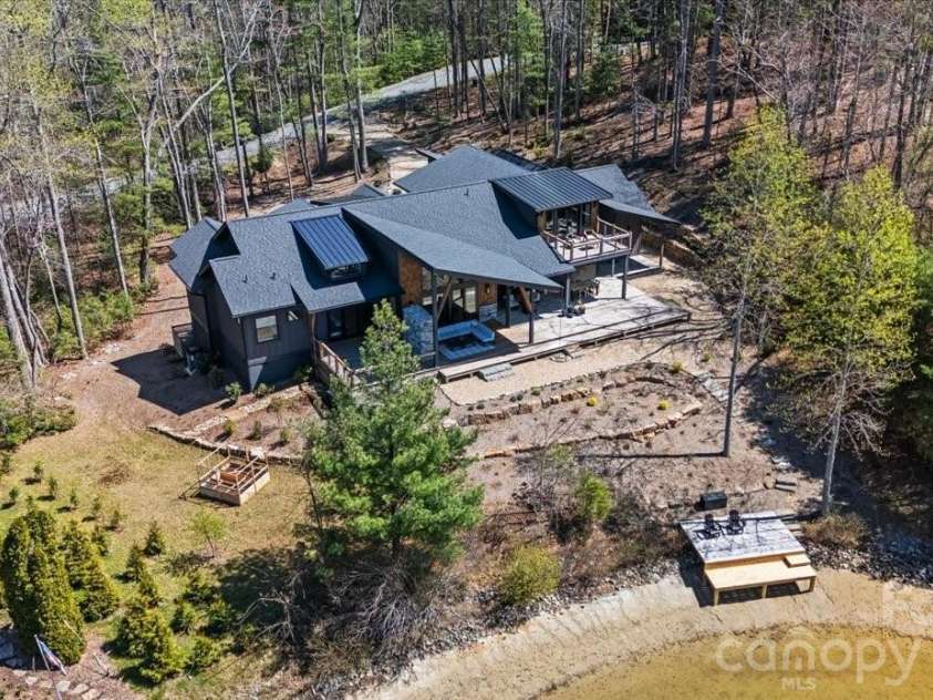 984 Eagle Lake Drive, Brevard, NC 28712.  MLS# CAR4374316, YatesRealty ID 22175. 